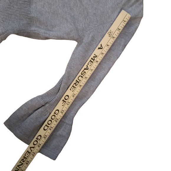 Shu Shu Womens Gray Knitted Long Sleeve Button Front Peplum Sweater Size Small - Picture 4 of 9